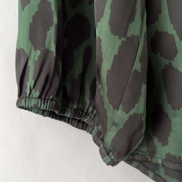 Caballero Pipa Top in Olive Animal Dot size XS - Picture 7 of 14